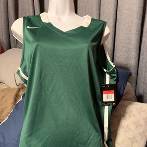 Women’s Nike Tank Shirt. NWT